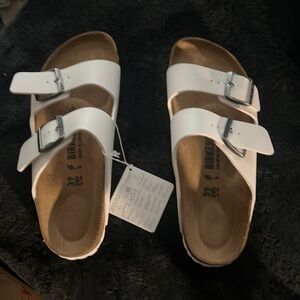 woman’s birkenstocks size 39